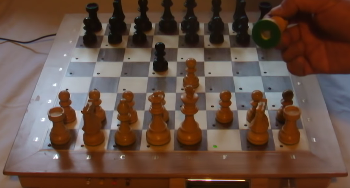 James Stanley - Autopatzer: my automatic chess board